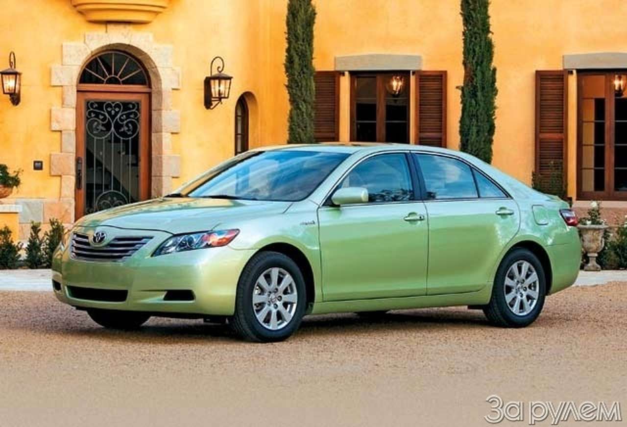 Toyota Camry. И нашим, и вашим