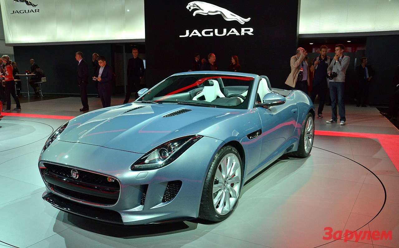 В Париж примчал новый спортивный родстер Jaguar – F-Type