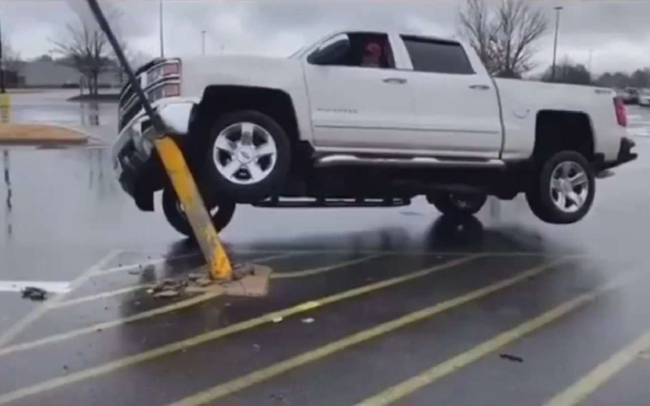 Внедорожники - это весело. Подборка невероятных ситуаций