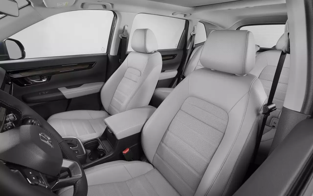 Компактный кроссовер надежной марки снова можно купить в РФ: называем цены