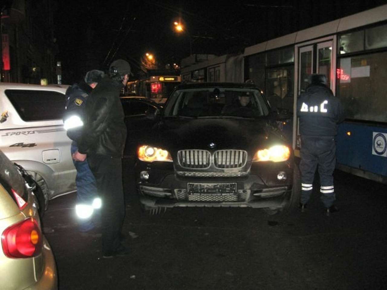 Российские угонщики любят Jeep Cherokee, столичные - BMW X6