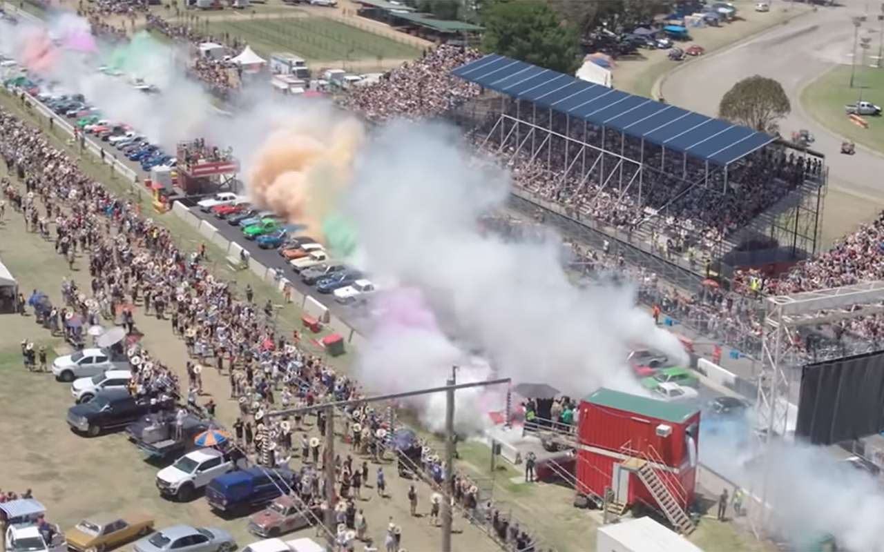 Не щадя резины: установлен мировой рекорд по бернауту