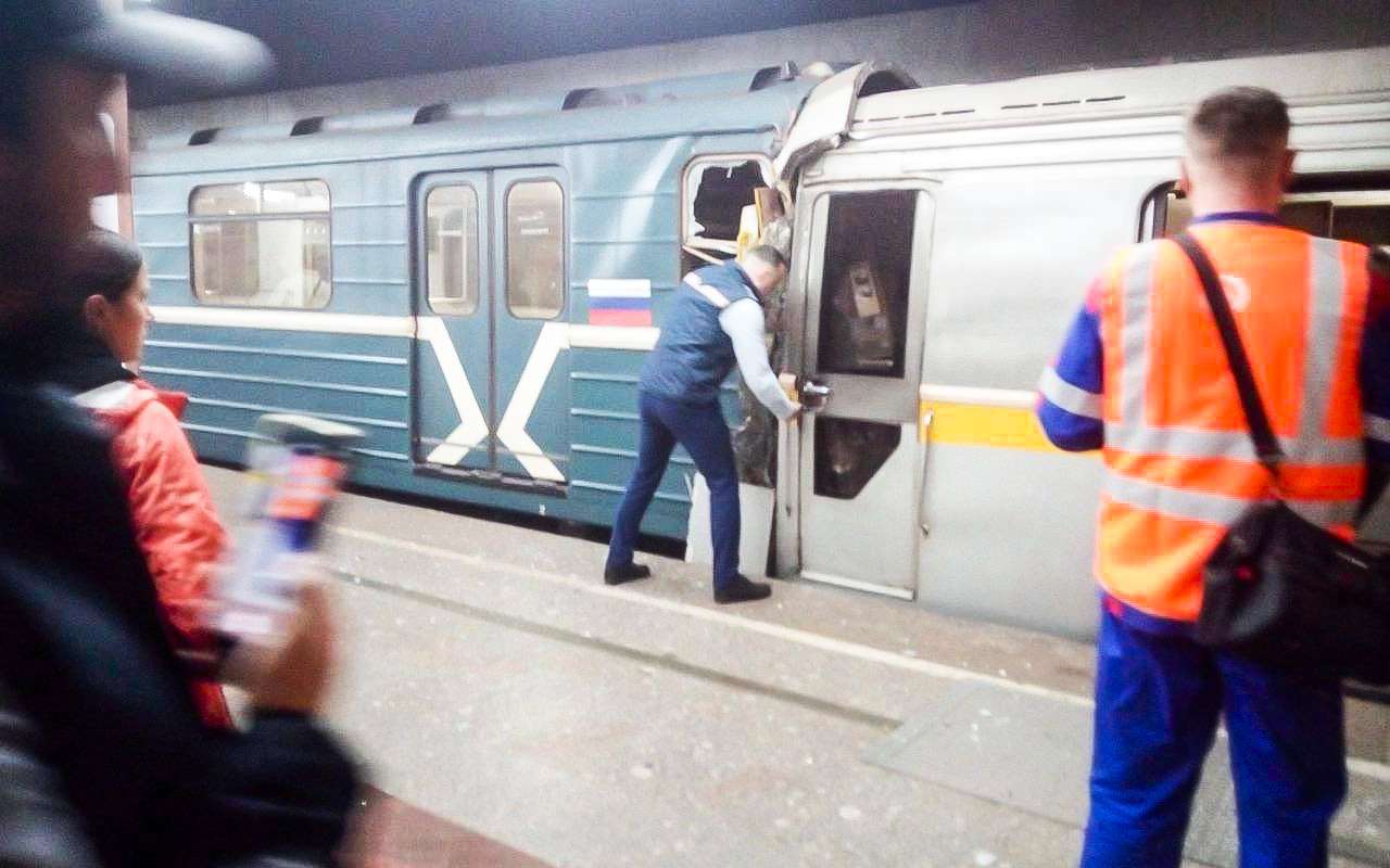 В московском метро столкнулись два поезда: что произошло?