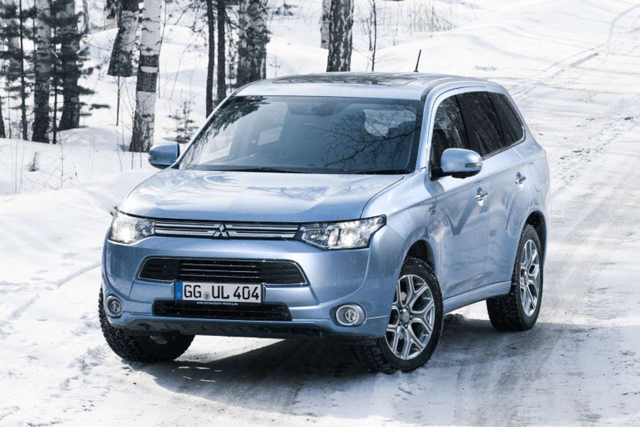Mitsubishi серьезно обновит Outlander PHEV в следующем году