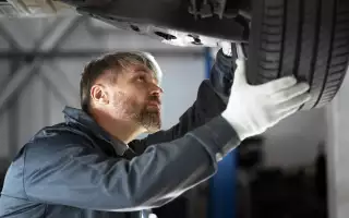 Стало известно, когда россияне переобувают автомобили на самом деле