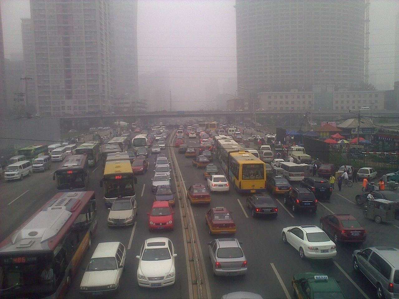 Китай ужесточил нормы расхода топлива для автоиндустрии