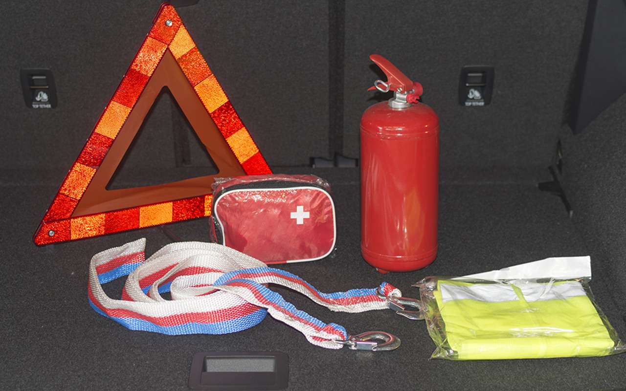 В комплектацию всех Lada добавят набор автомобилиста