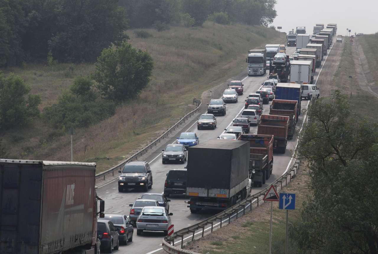 С октября на российских дорогах заработают «умные весы»