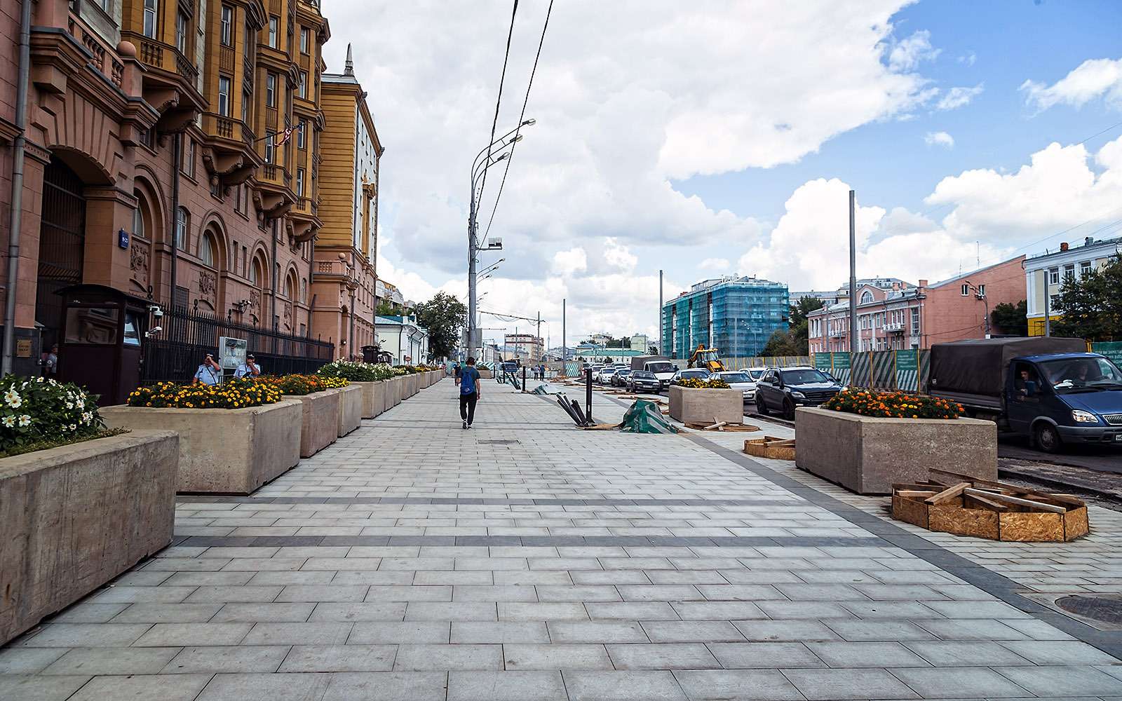 Садовое кольцо 2. Садовое кольцо тротуар. Реконструкция садового кольца в Москве. Киев улицы с брусчаткой. Садовое кольцо тратуар.