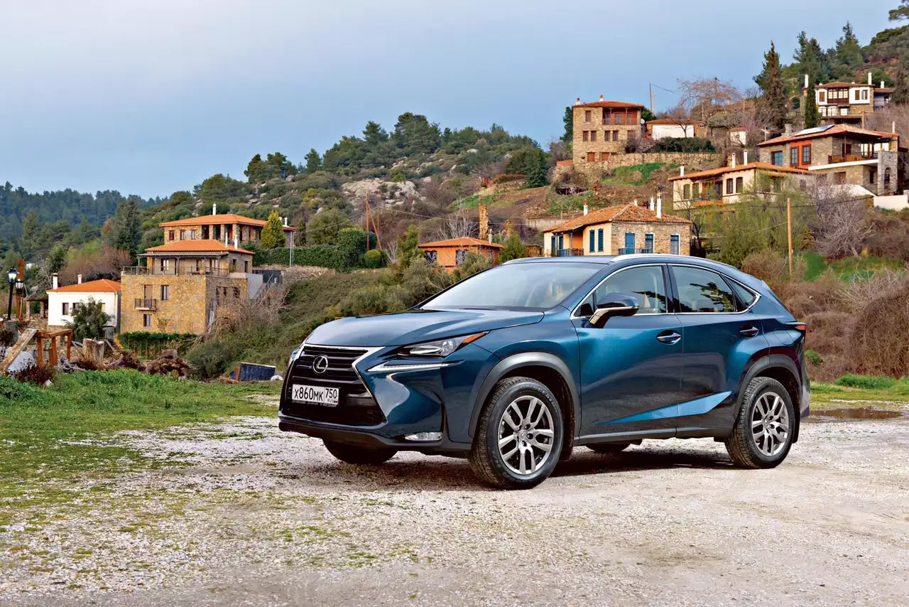 Lexus: NX или RX?
