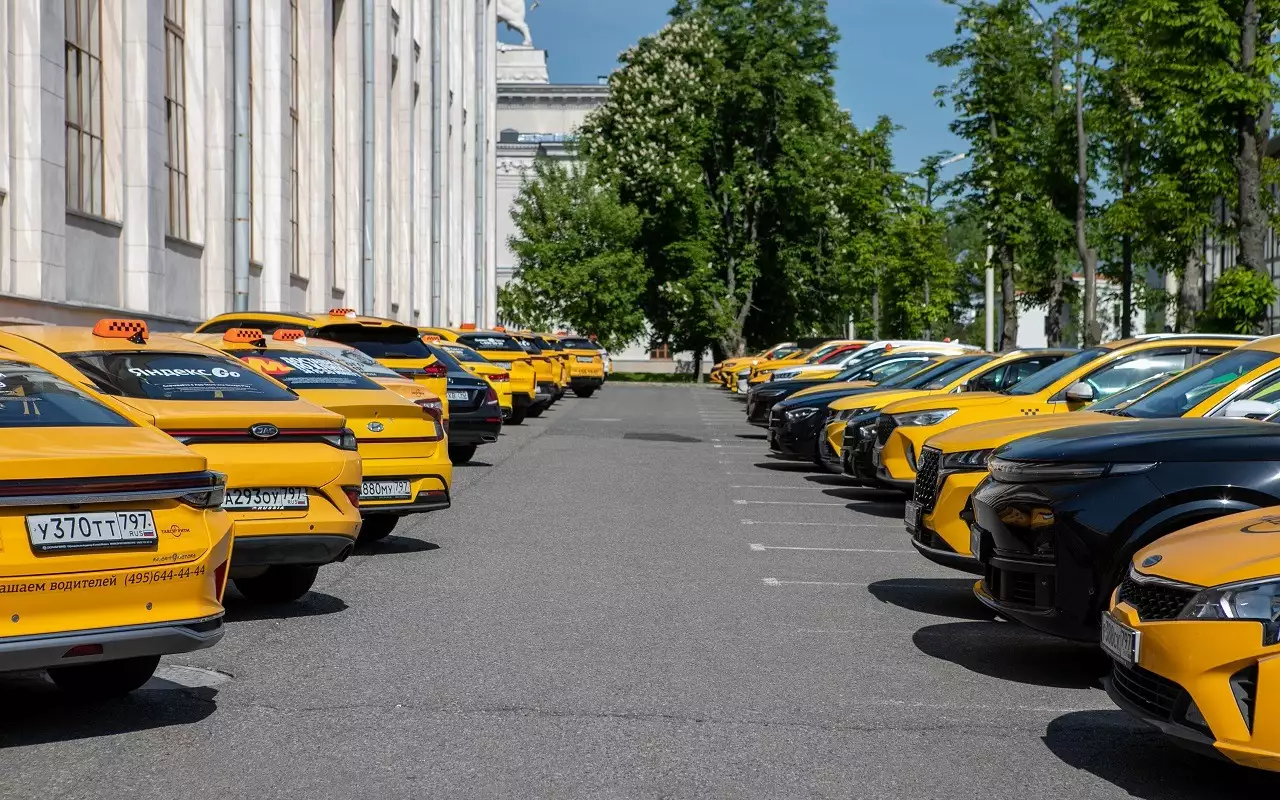 Назван лучший таксист Москвы