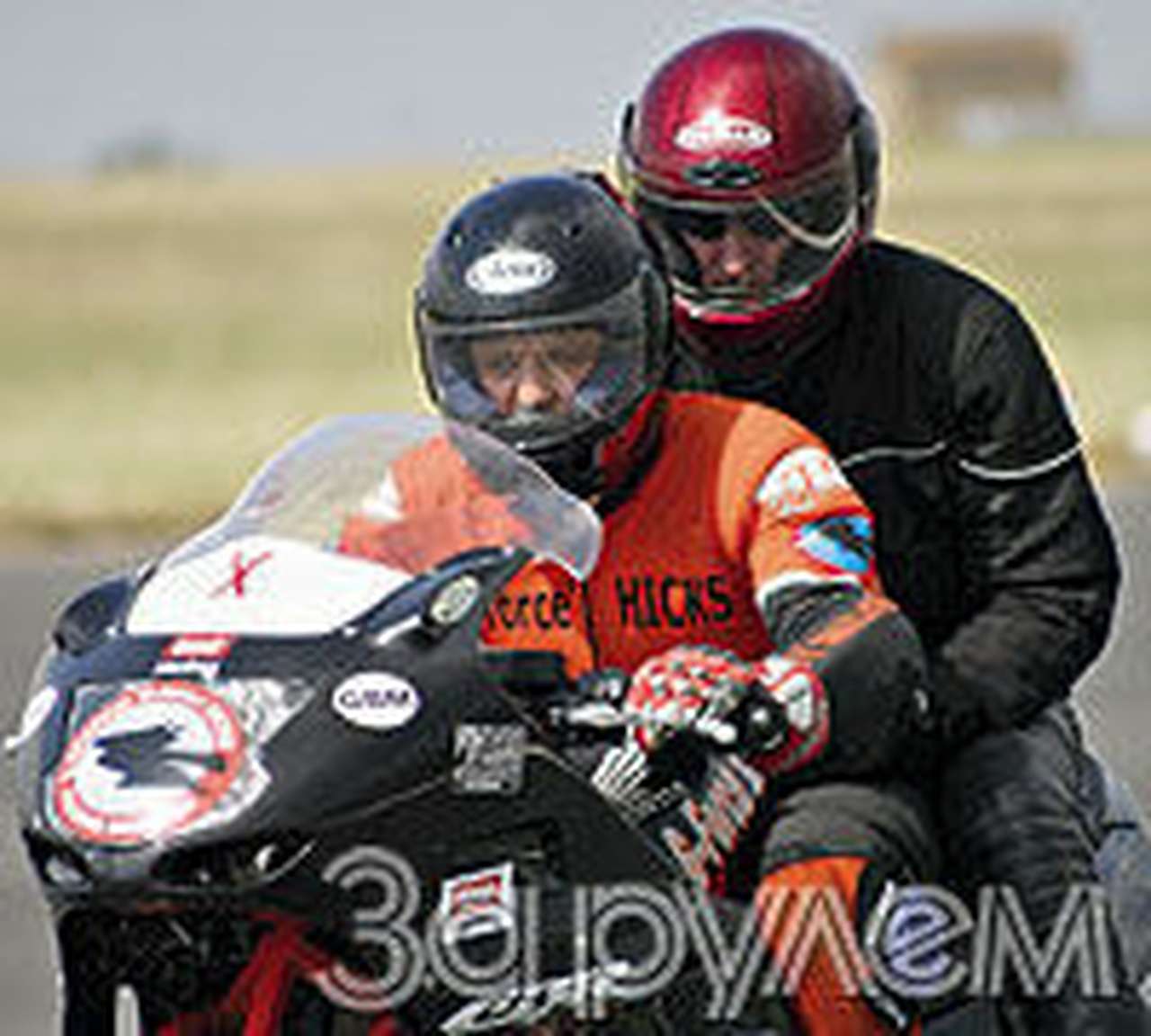 Полет в кромешной тьме