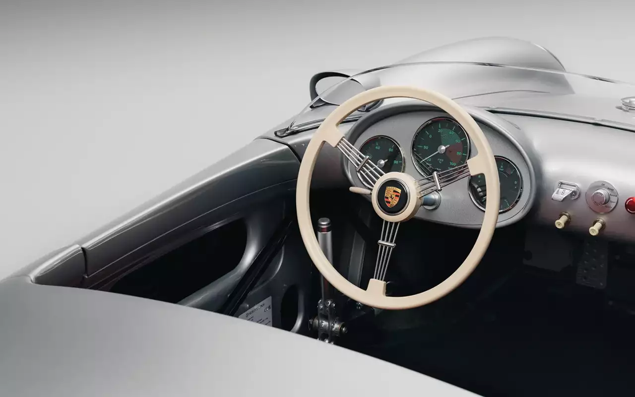 Интерьер Porsche 550 Spyder J