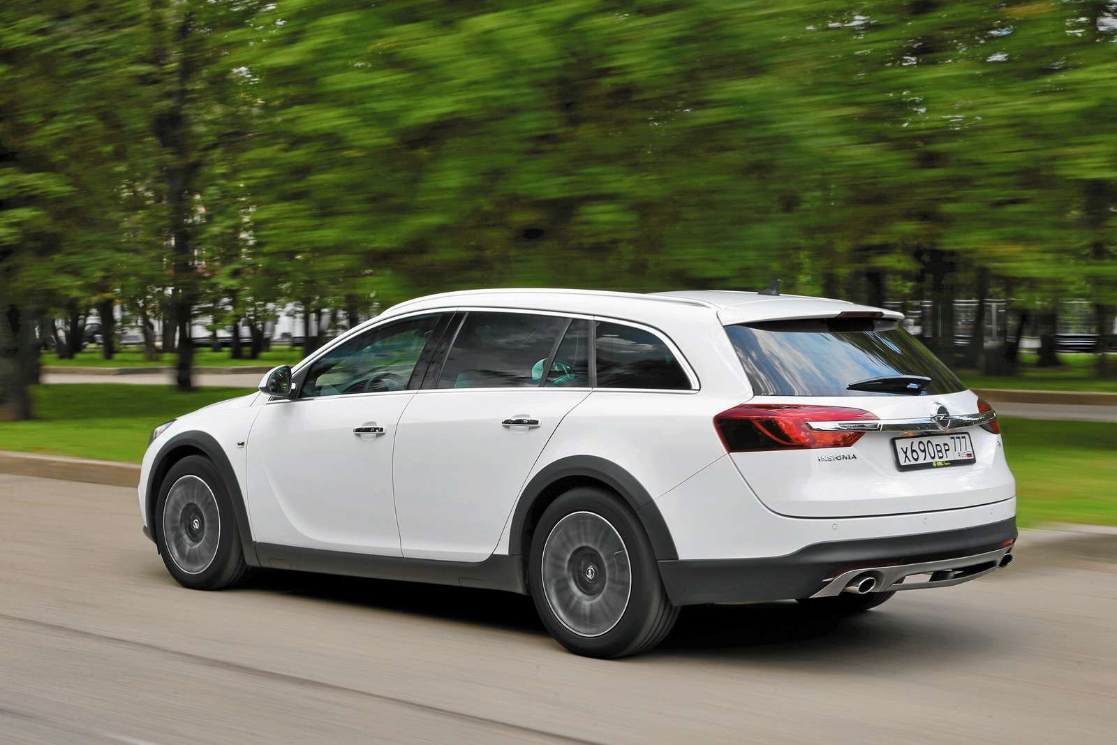 Opel insignia country tourer проблемы