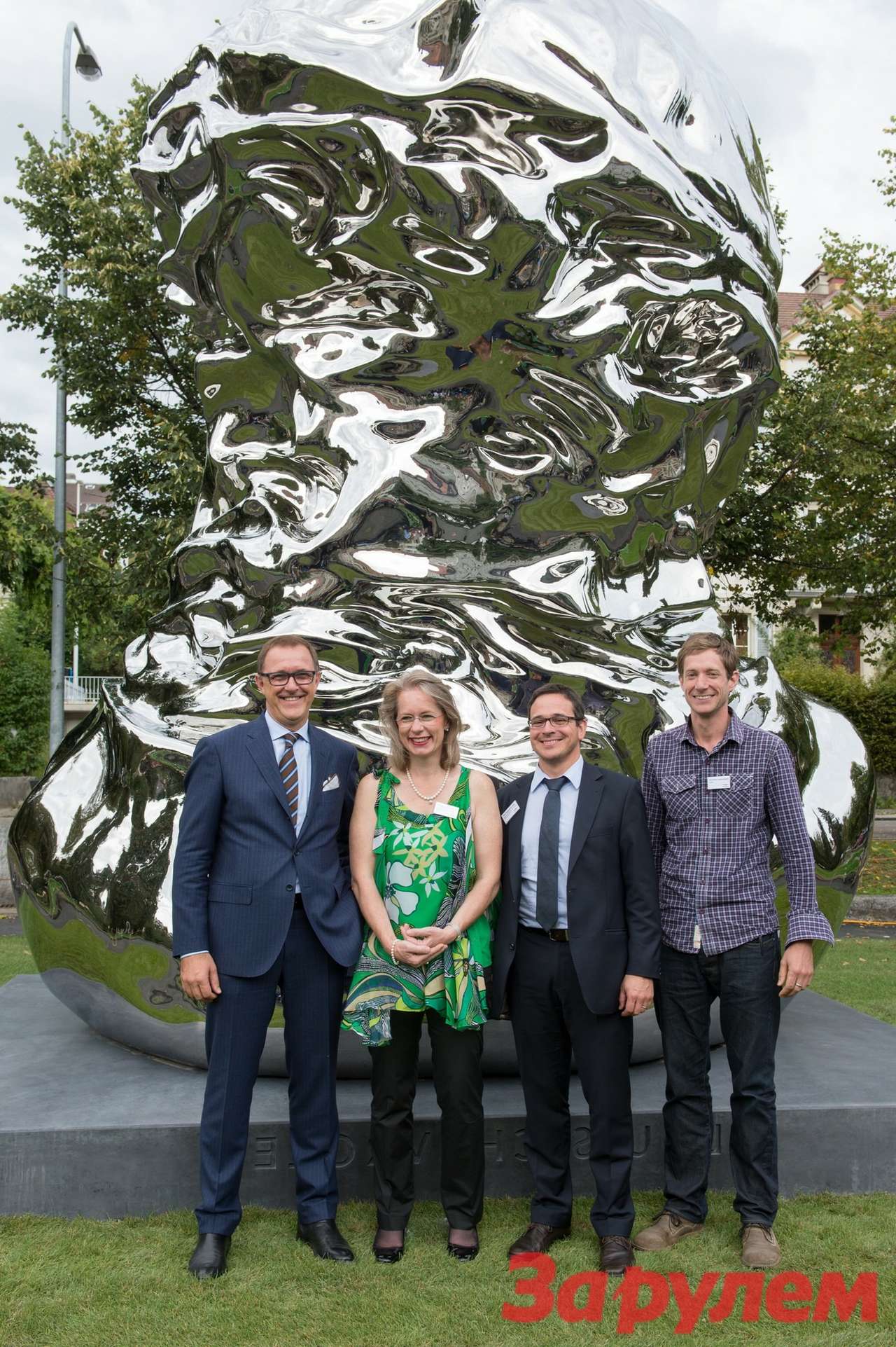 Луи Шевроле увековечили в 8 тоннах стали