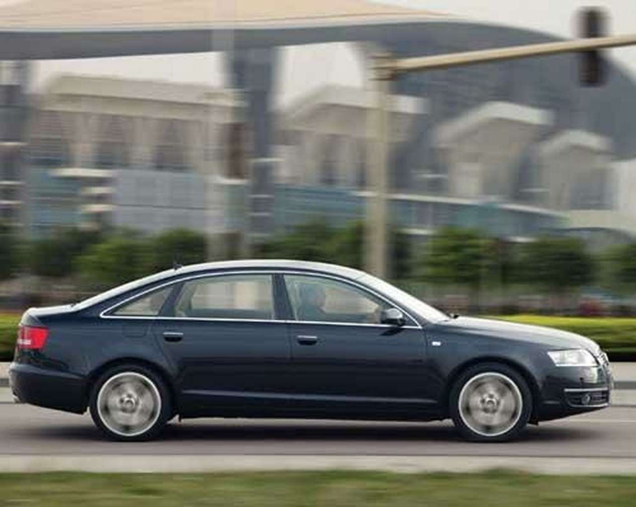 Audi запускает в Китае удлиненную A6L