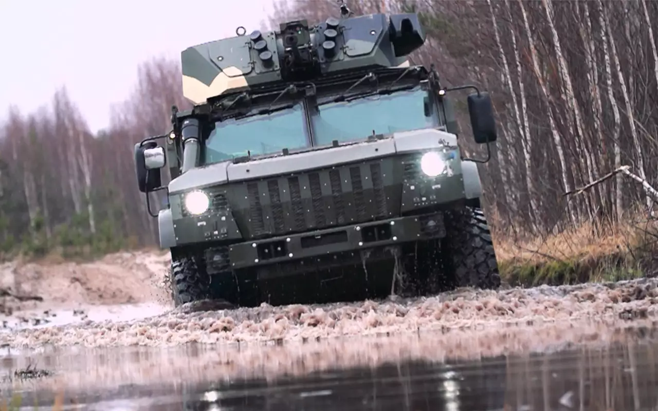 Броневик для дрифта – тест-драйв десантной машины