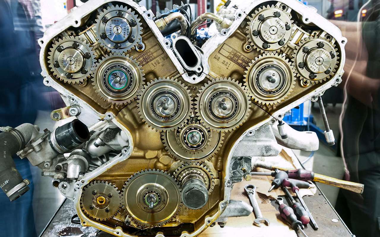 Отдельные конструкторы пошли своим путем и всё же наладили привод РВ с помощью 11 шестерен.