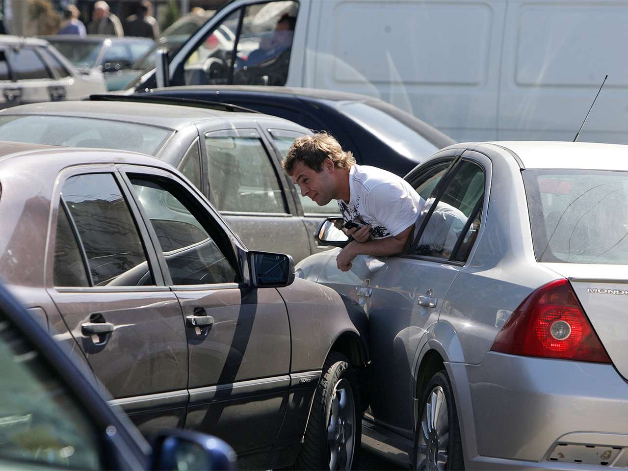 Опрос ЗР: только 14% автомобилистов готовы оформлять ДТП самостоятельно