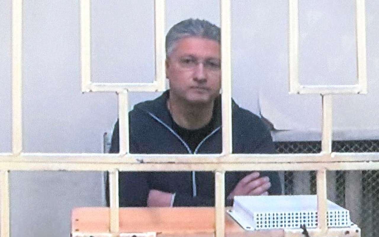 После ареста Тимура Иванова его сожительница оформила автомобили на других лиц