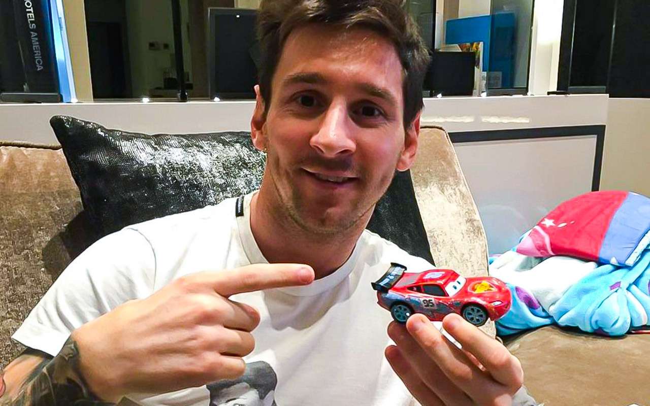 Для красоты и погонять: мощный автопарк Лионеля Месси