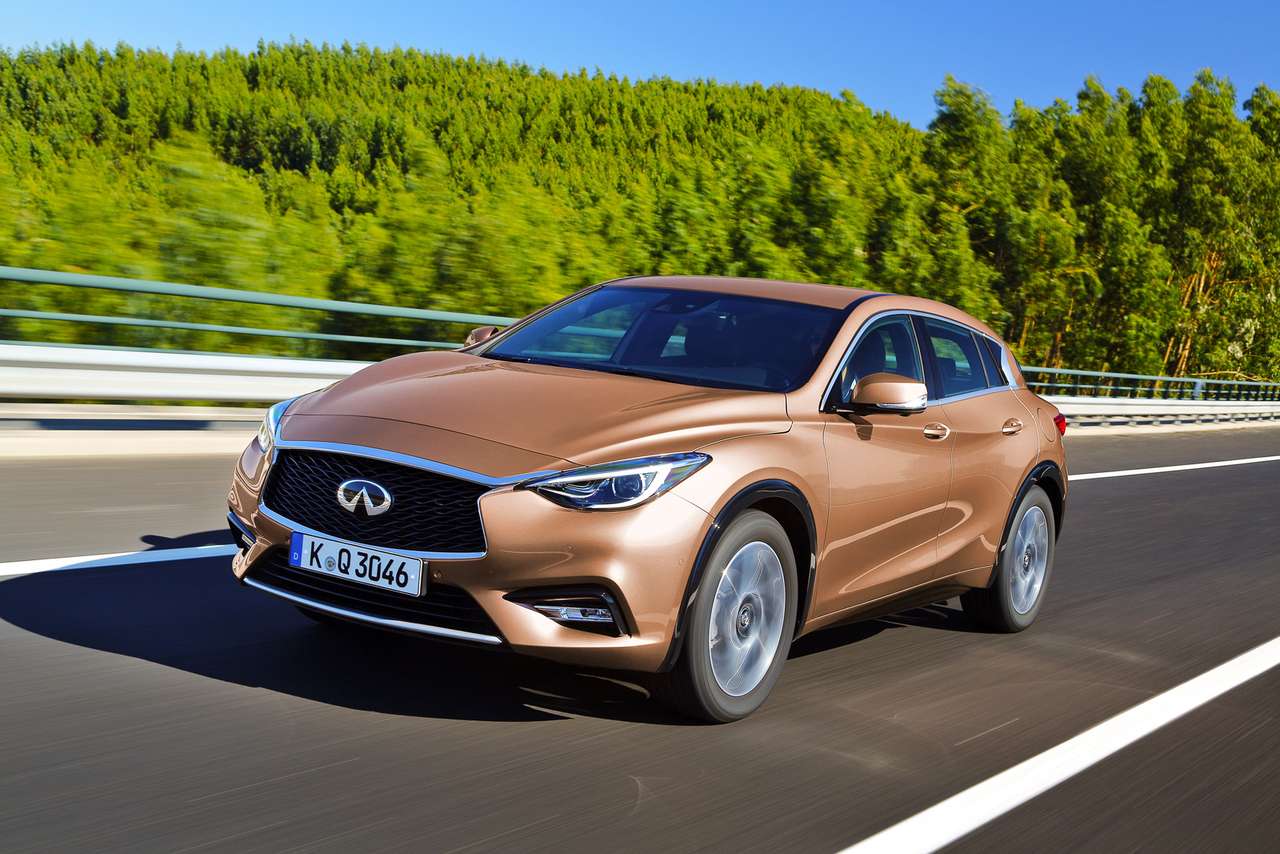 Infiniti Q30