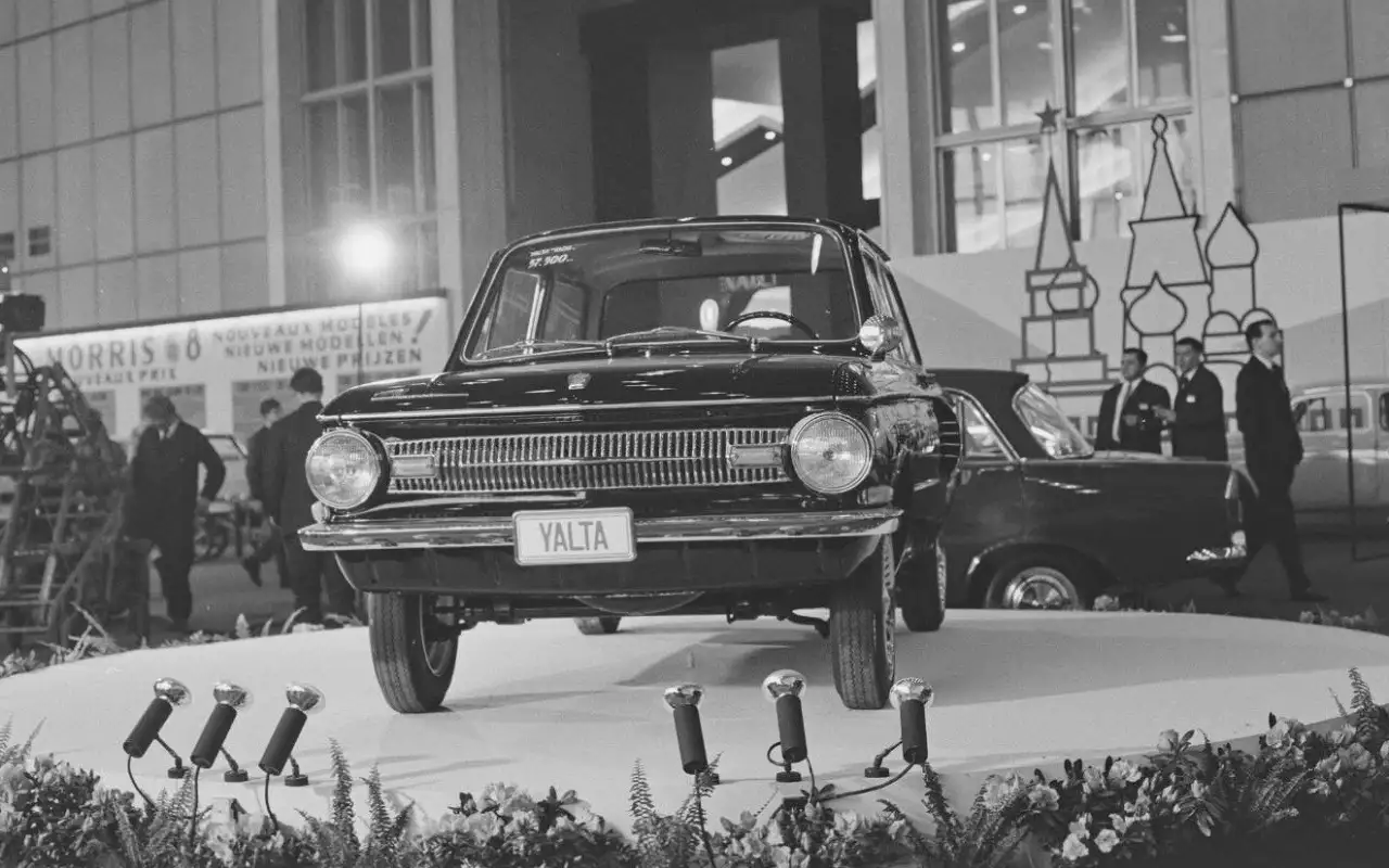 Выставочная версия ЗАЗ-966 – Yalta 1000 с двигателем Renault.