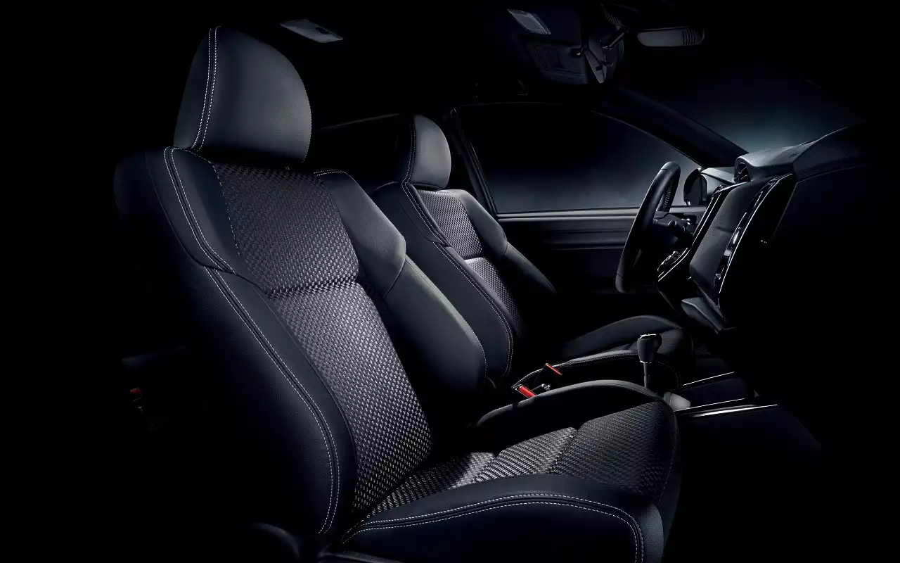 Интерьер Toyota Corolla Axio