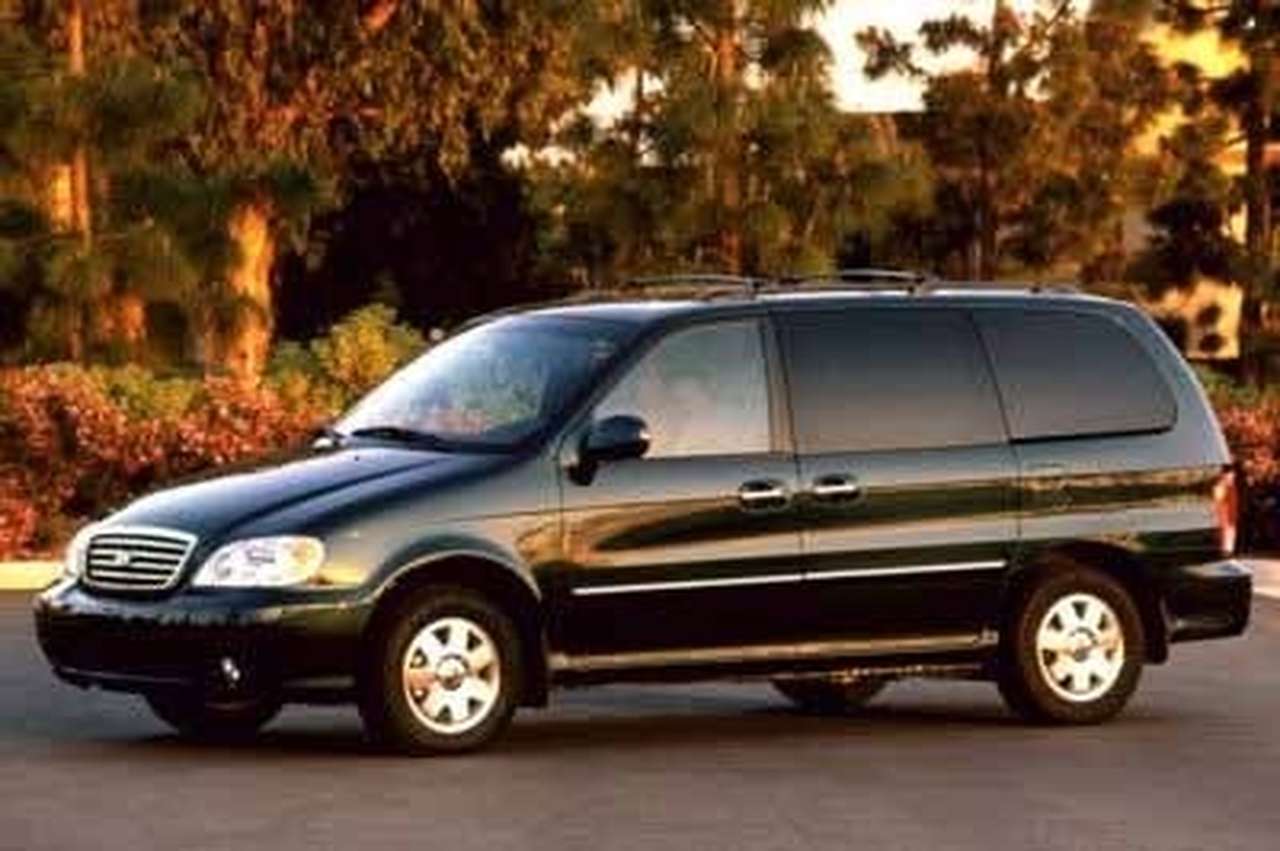 KIA Motors обеспечила рекорд продаж на минивэнах