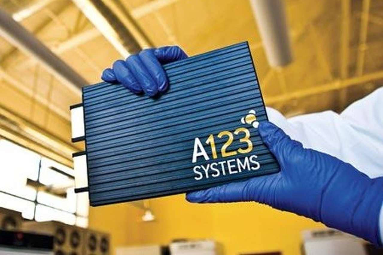 Американцы изобрели стойкий к морозам и жаре аккумулятор