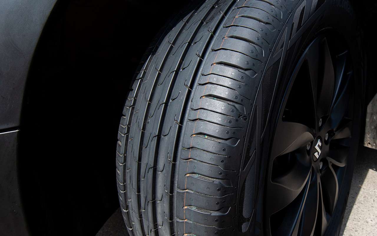 Не следует во время парковки выворачивать колеса автомобиля — объясняем, почему