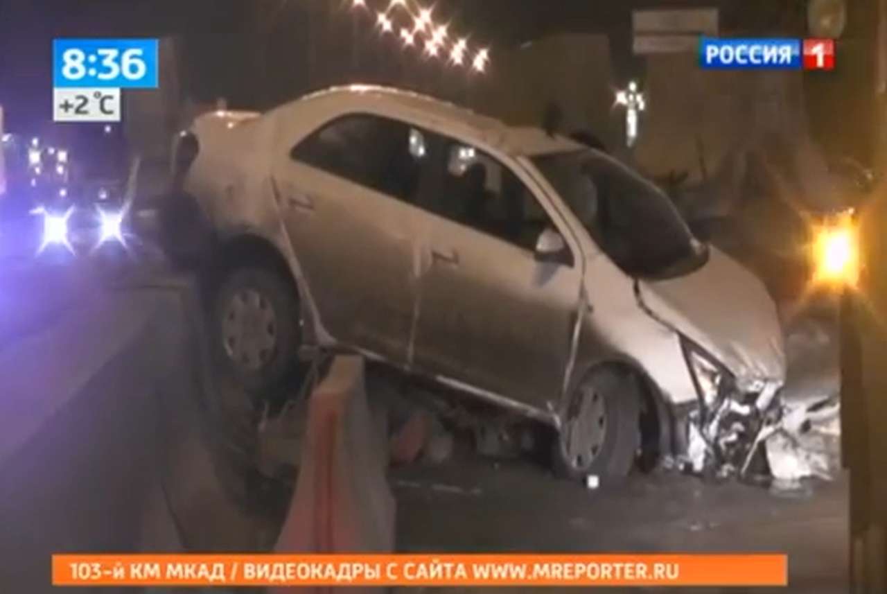 Бетонные блоки на МКАДе становятся причиной аварий