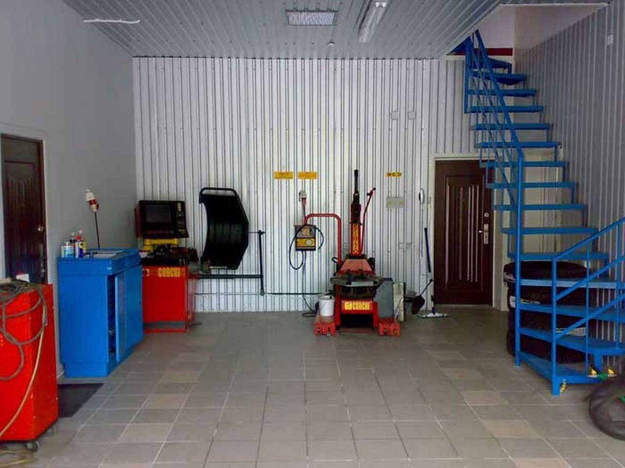 В Москве готовят к сносу шиномонтажи, автосервисы и мойки 