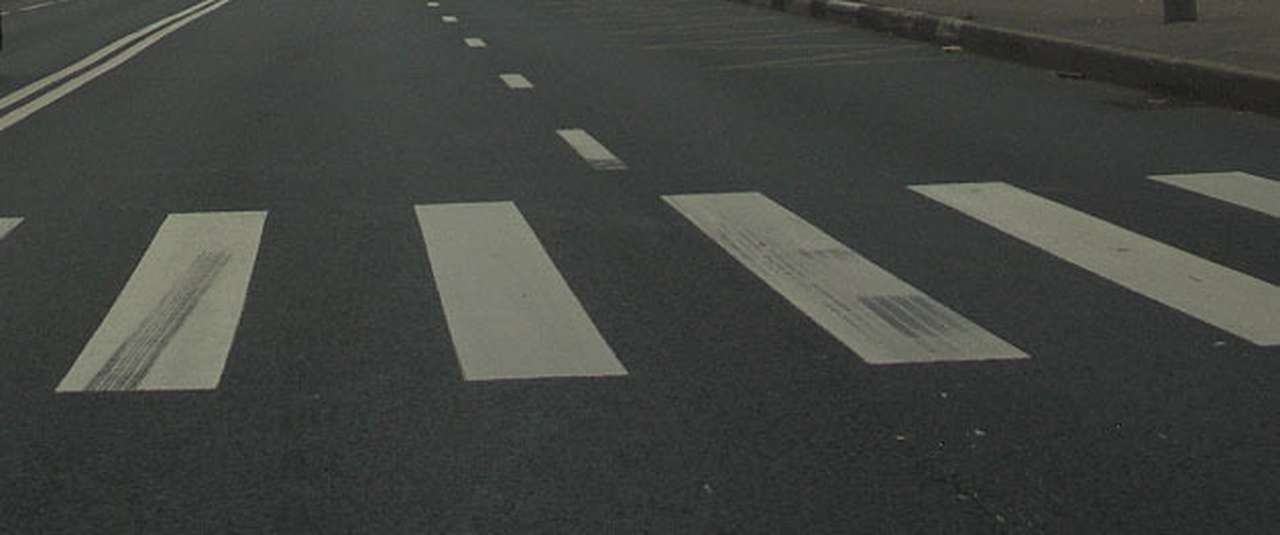 Полицейский автомобиль сбил на переходе двух женщин 