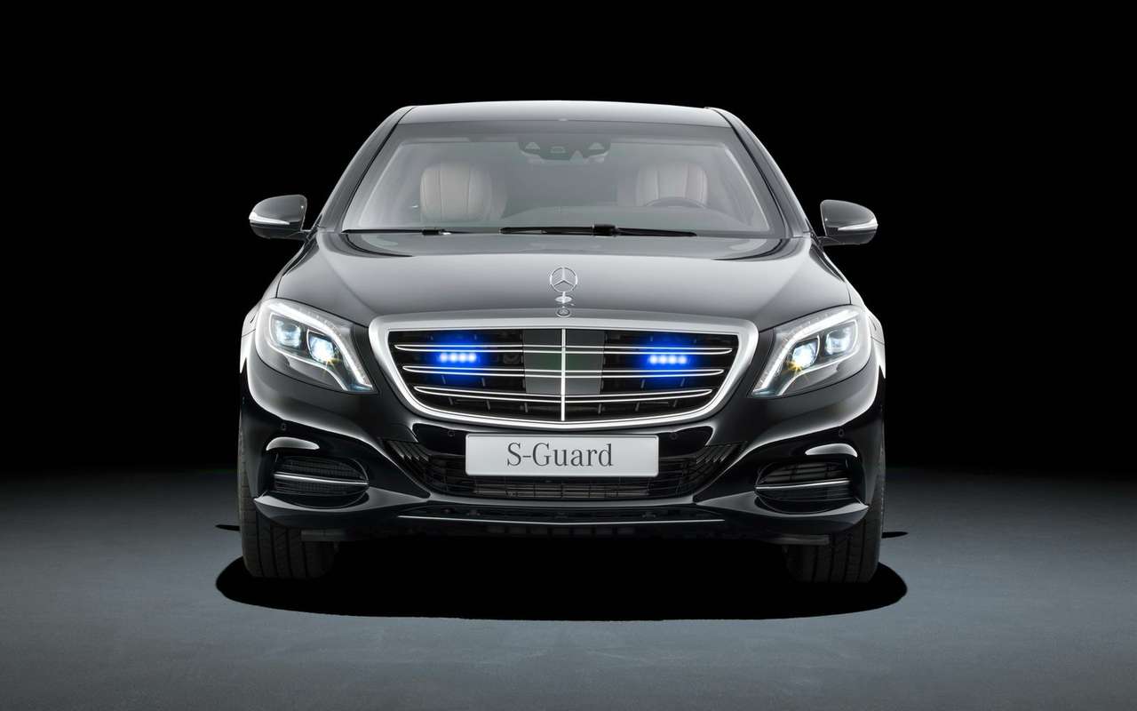 Чиновников посадили за покупку бронированного Мерседеса