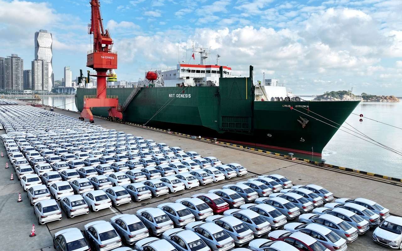 Успехи Китая в автопроме восхитиили российского посла