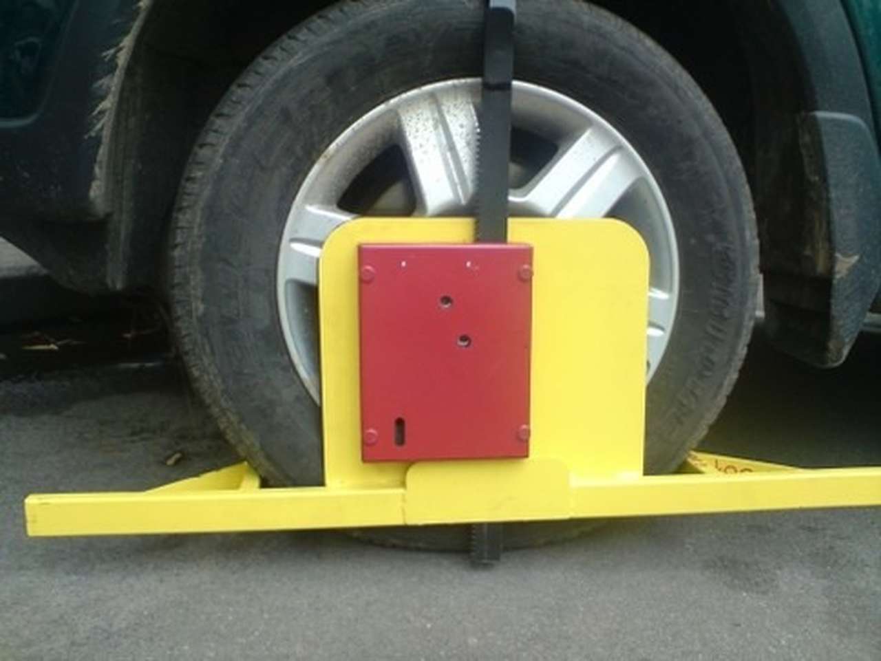 Мытищи предлагают узаконить блокираторы на колеса 