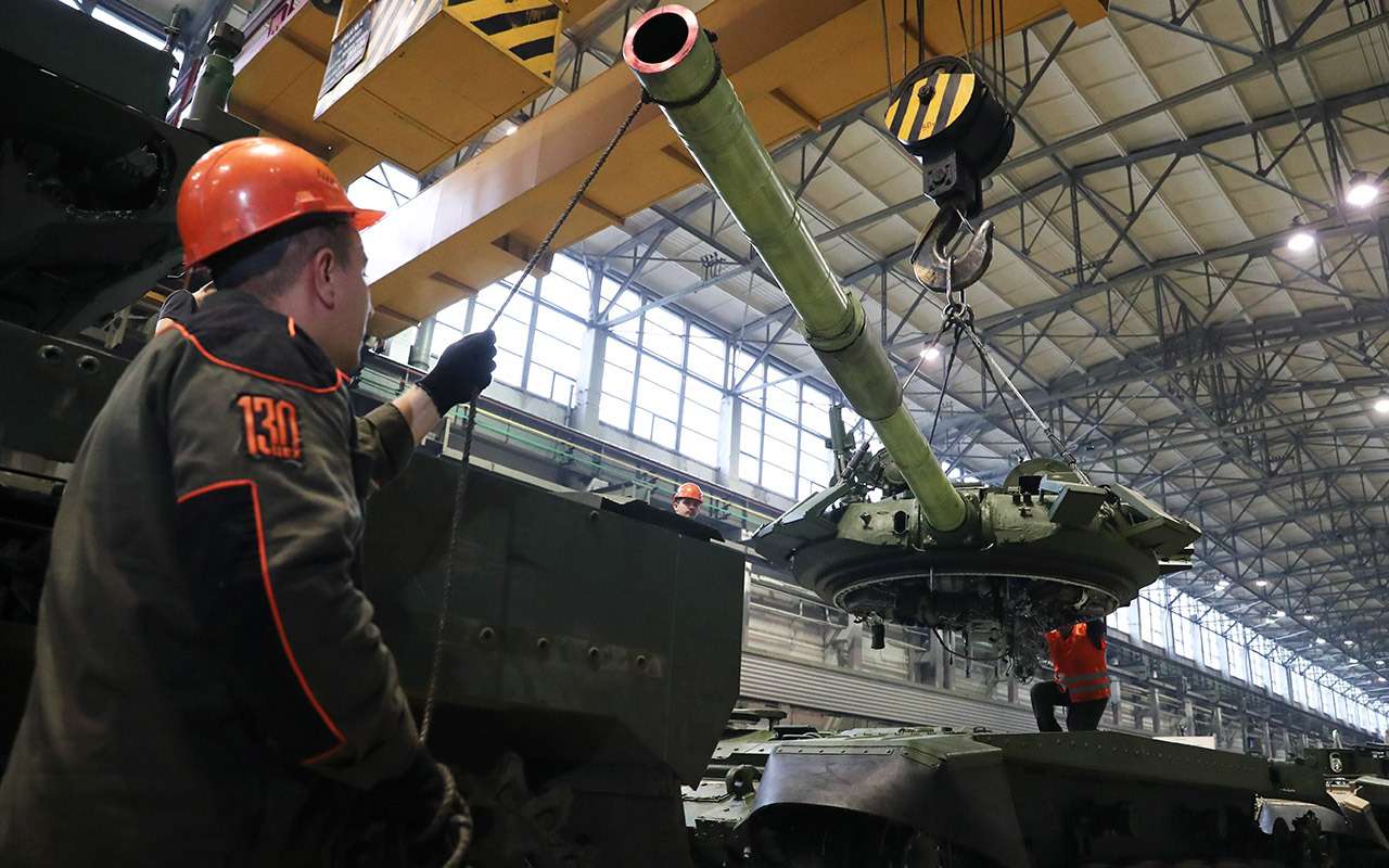 Рабочим оборонки будут доплачивать