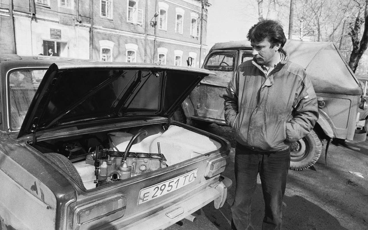 Обычно с машин тащили по мелочи. Хотя работали и по-крупному, когда был заказ на конкретный узел или агрегат.