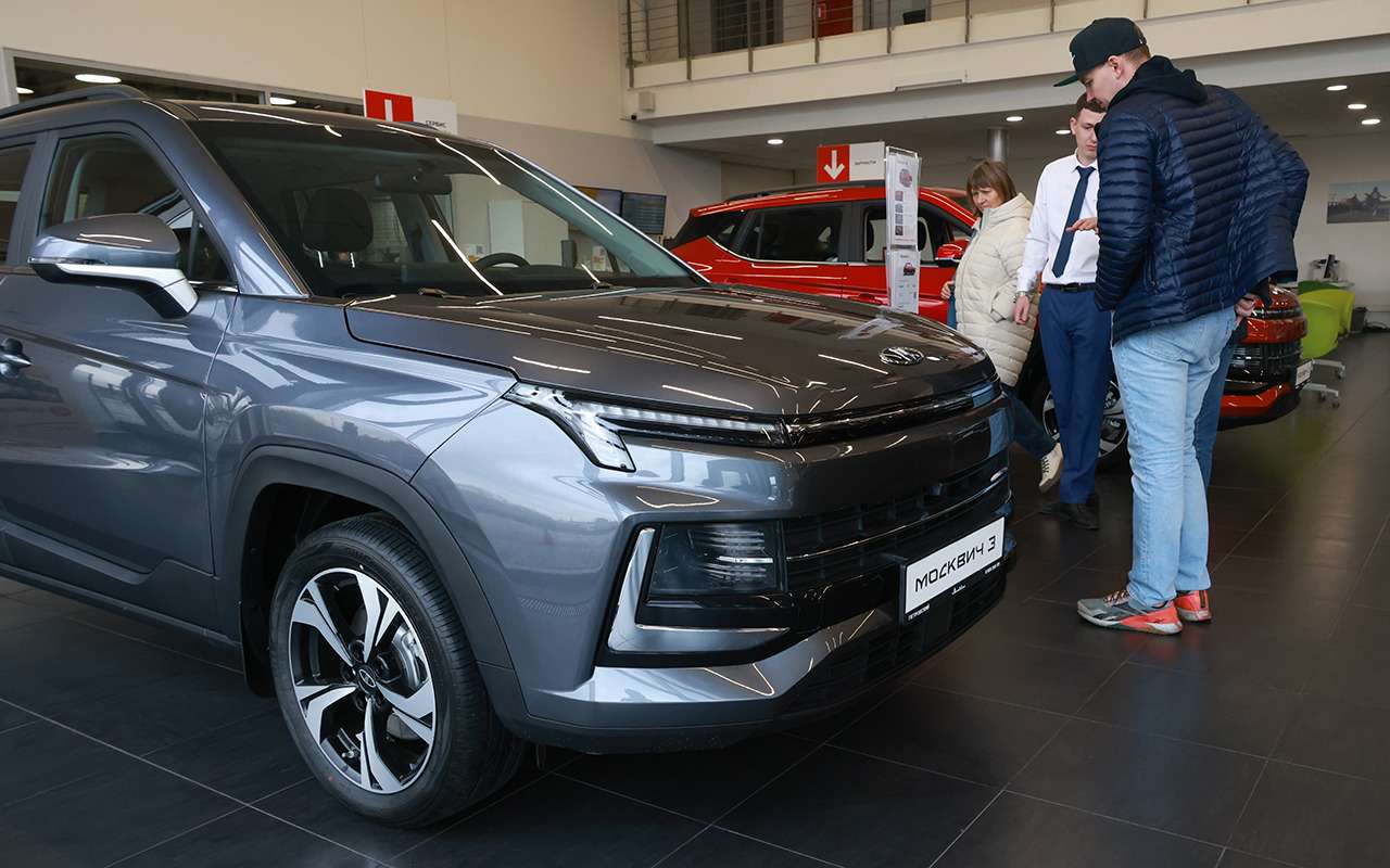 В конце года покупатели ринутся в автосалоны (но это не точно)