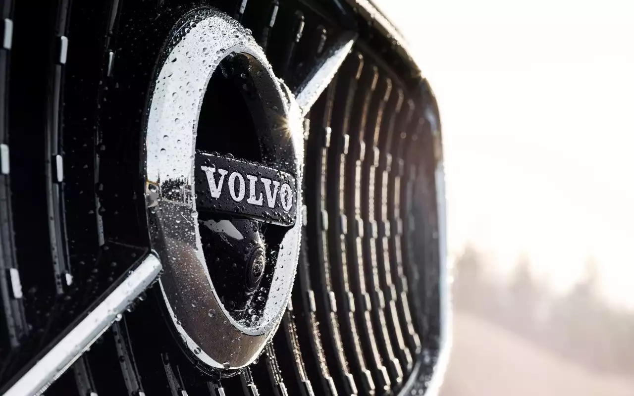 Volvo вернет автомобилям физические кнопки