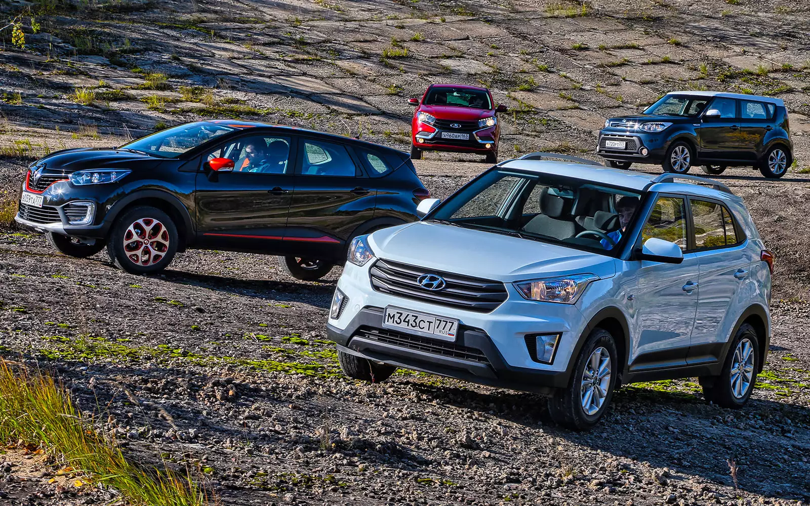 Что лучше рено сандеро степвей или лада х рей - 85 фото