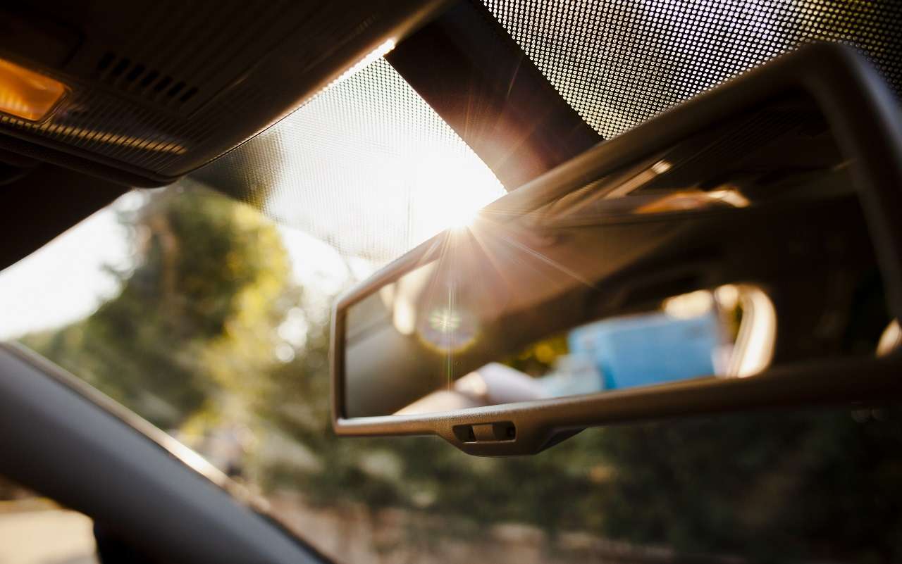 Этот светодиод обезопасит водителя от ослепляющего эффекта зеркала заднего вида