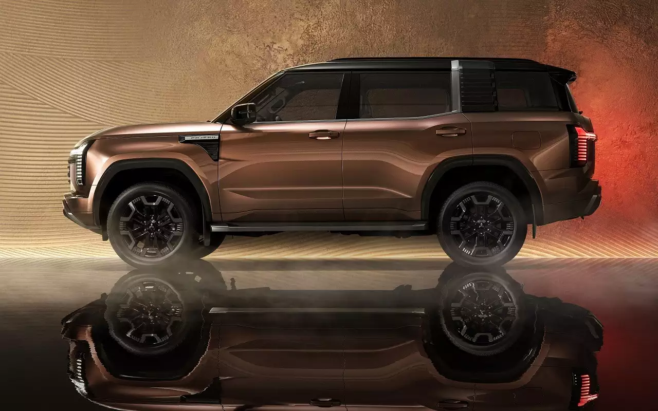 7 мест и рамная конструкция: чем может заинтересовать новый Pajero