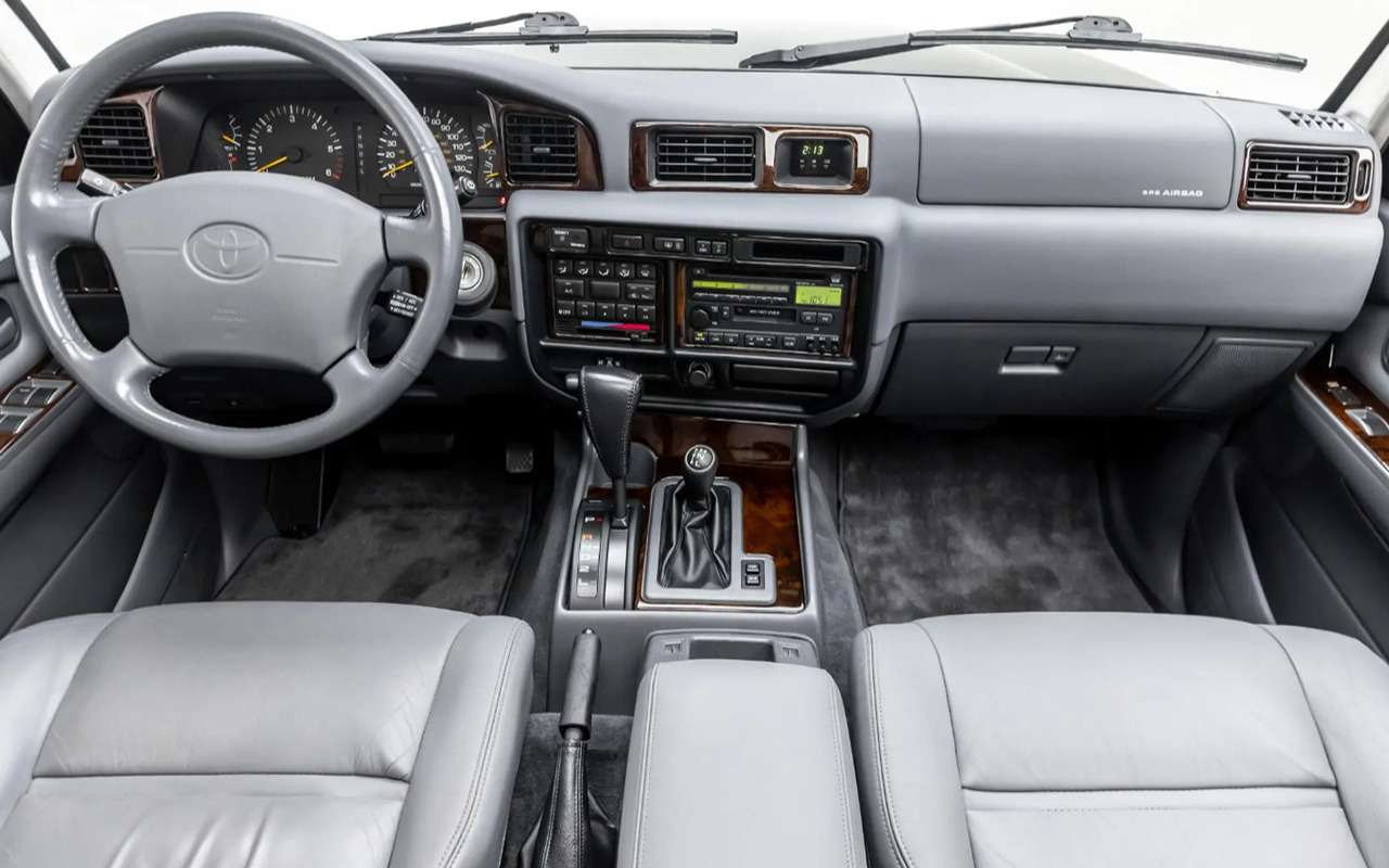 Салон Toyota Land Cruiser 80