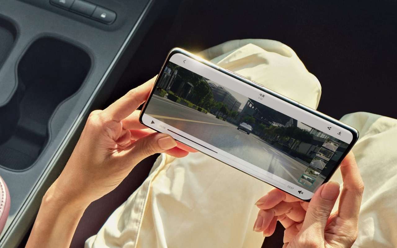 Навороченный гаджет за 80 тысяч рублей подарят всем покупателям этого автомобиля