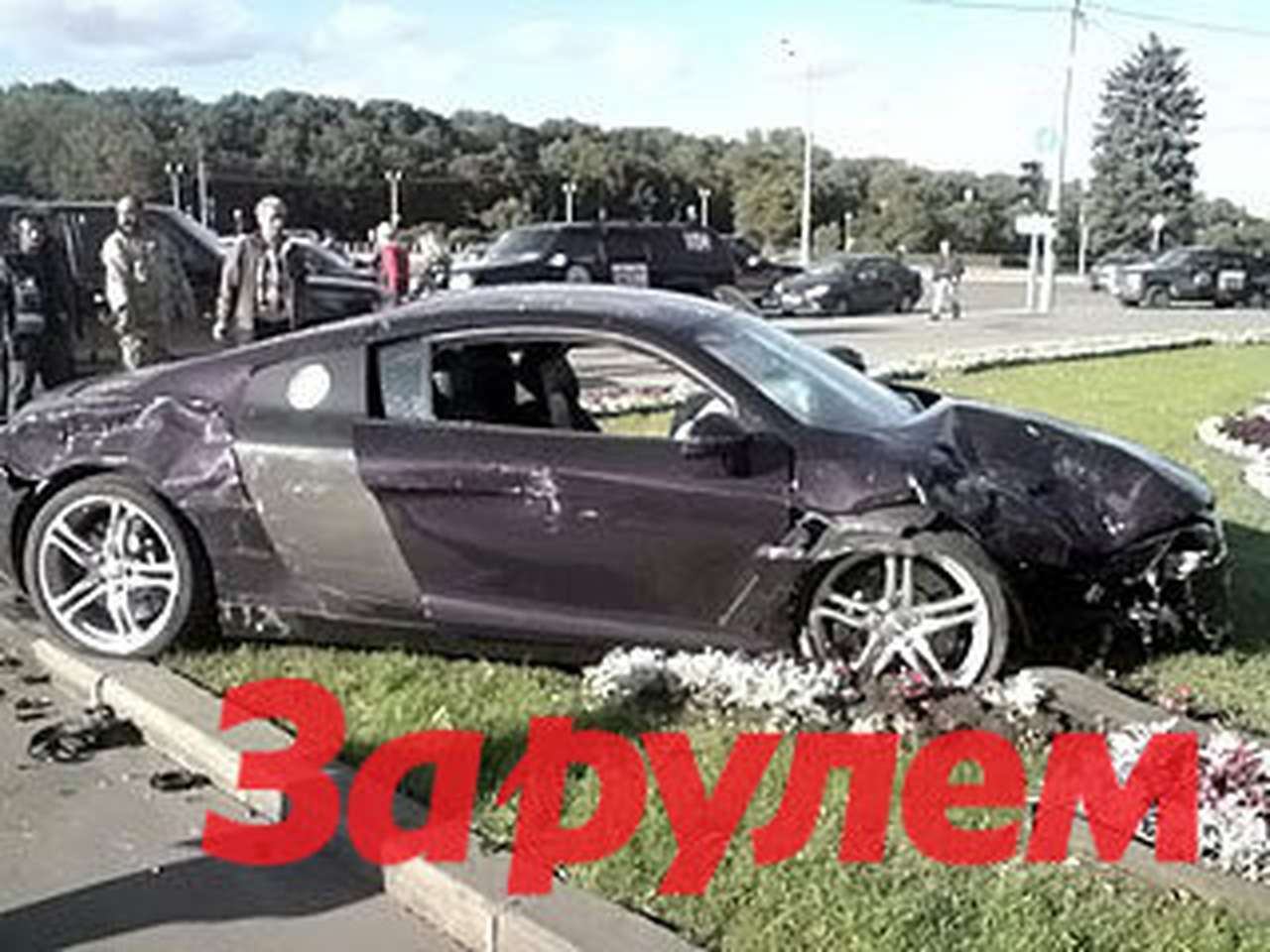 Студент на Audi R8 устроил ДТП на Воробьевых горах в Москве