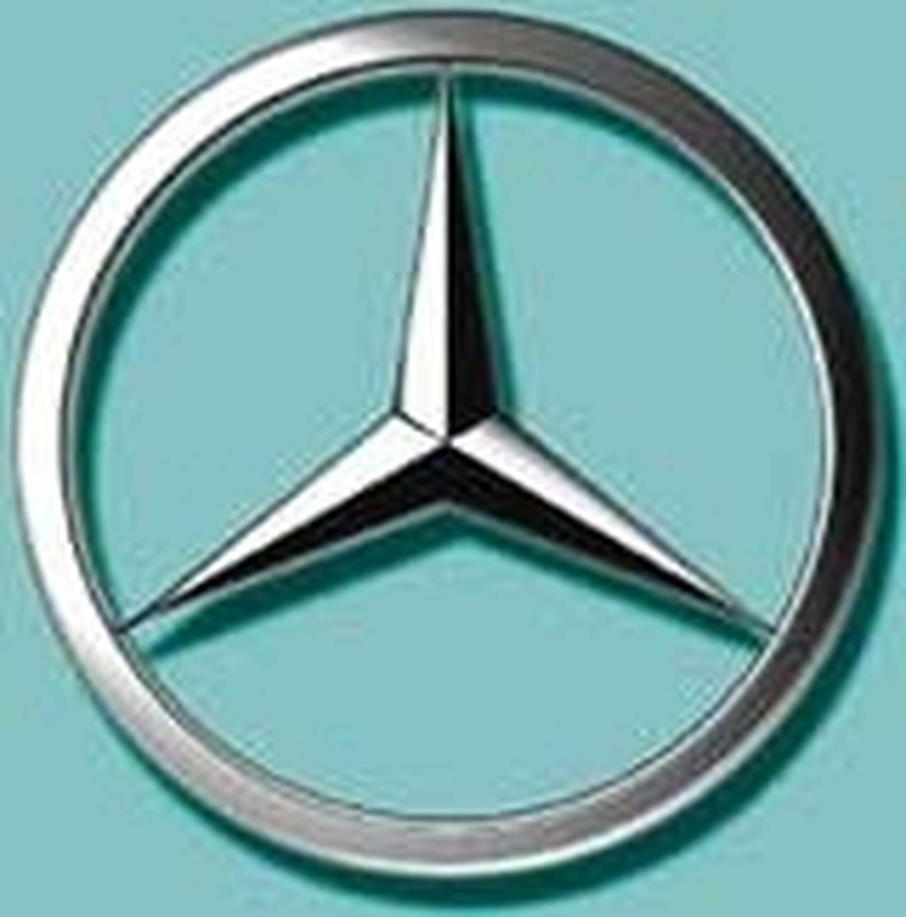 В Японии отзывают 121 тыс. Mercedes-Benz