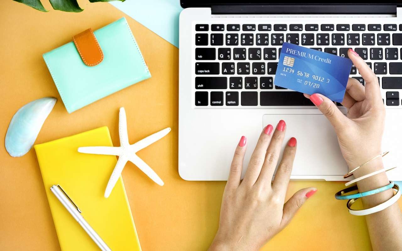 Российские туристы рассказали, хватает ли им денег на путешествия