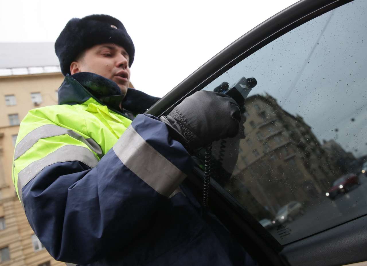 Глава ГИБДД — о штрафах для иностранцев, нарушениях, общении с инспектором